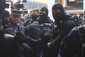 Επεισόδια στου Ρέντη: Έρχονται νέες συλλήψεις, τι προανήγγειλε ο Κατσαφάδος - Αναβαθμίζεται το κατηγορητήριο μετά τον θάνατο του αστυνομικού [βίντεο]