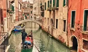 Είσοδος 5 ευρώ σε ημερήσιους επισκέπτες…στη Βενετία