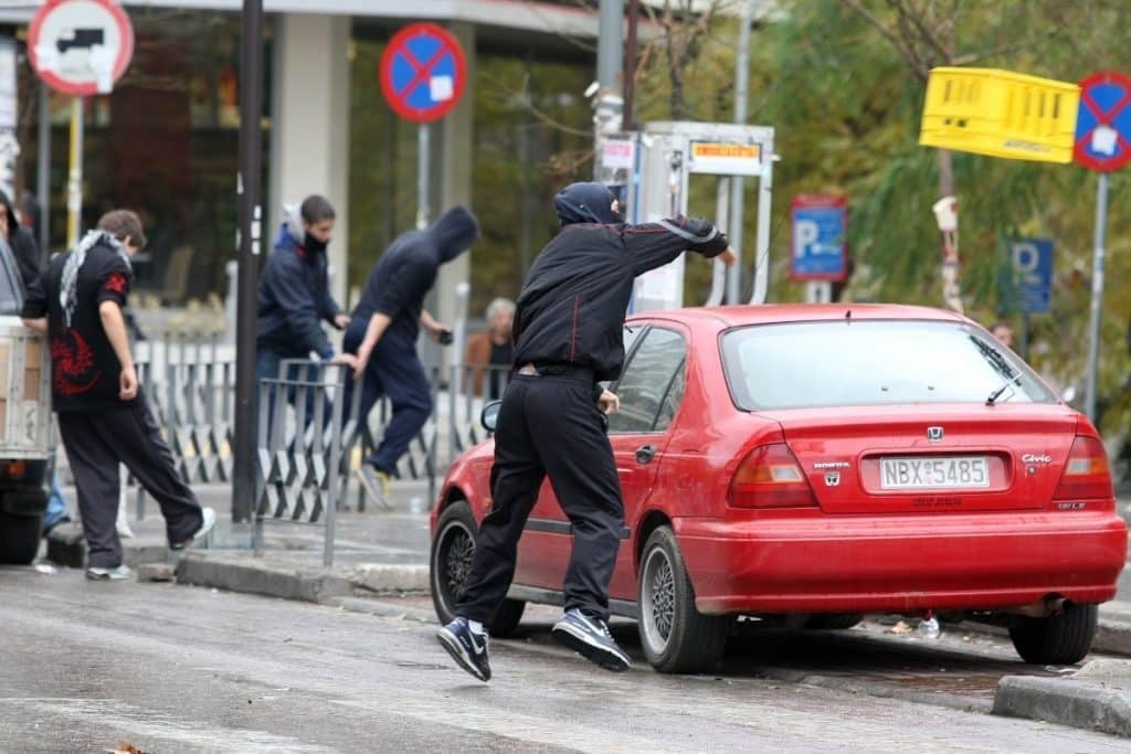 Βία ανηλίκων χωρίς τέλος: Επίθεση σε 12χρονο με φαλτσέτα σε σχολείο στην Ερμιόνη - Ραντεβού για ξύλο στη Μεταμόρφωση - Τι αποκαλύπτει το Eleftherostypos.gr