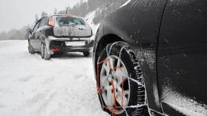 Οδήγηση με χιόνια: Πώς βάζω αλυσίδες στο αυτοκίνητο; – Δείτε το βίντεο με οδηγίες βήμα βήμα