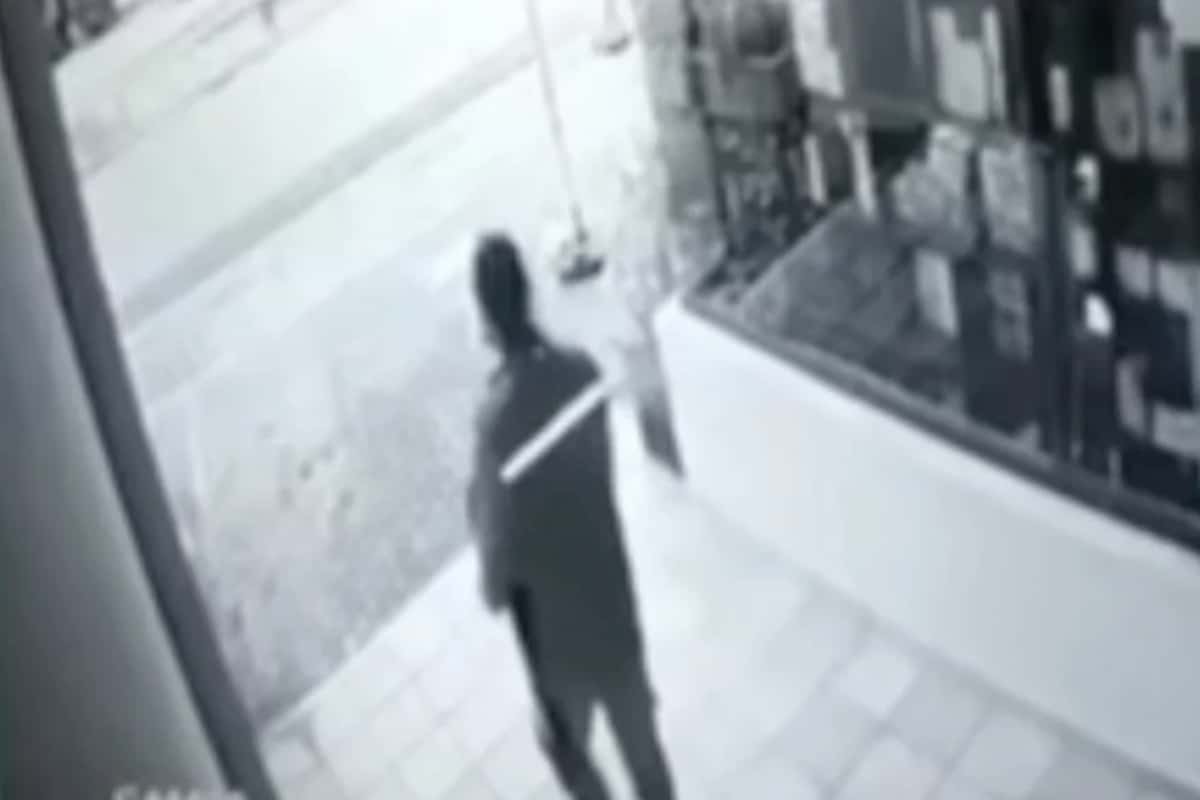 Χαλκίδα: Οι τελευταίες στιγμές του 43χρονου λίγο πριν δολοφονηθεί μπροστά στα μάτια της γυναίκας του - «Ελάτε γρήγορα, τον σκοτώνουν»[βίντεο]