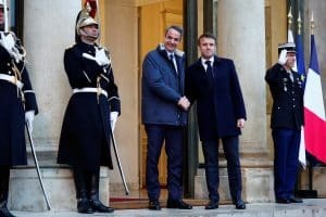Κυριάκος Μητσοτάκης: Στο Παρίσι ο Πρωθυπουργός - Τι θα πει στη Διάσκεψη του Μακρόν για τη στήριξη της Ουκρανίας
