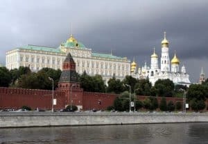 Κρεμλίνο: Η αμερικανική βοήθεια θα «καταστρέψει περαιτέρω» την Ουκρανία