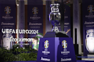 Δες τα Highlights από την επίσκεψη του τροπαίου του UEFA Euro 2024™ στο Ζάππειο (βίντεο)