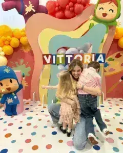 Φεράνι - Fedez: ''Μαλλιά κουβάρια'' έγιναν στα γενέθλια της κόρης τους Βιτόρια [Εικόνα]
