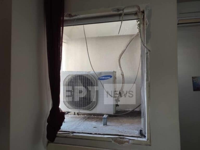 Έκρηξη στον Πειραιά: Ξηλώθηκαν παράθυρα σε διπλανές πολυκατοικίας