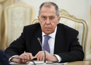 Κλιμακώνει ξανά τη ρητορική της η Μόσχα: «Οδεύουμε σε σύγκρουση πυρηνικών δυνάμεων» λέει ο Λαβρόφ