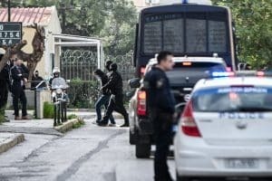 Τρομοκρατία: Στην Ευελπίδων οι έξι από τους δέκα συλληφθέντες της «Σύμπραξης Εκδίκησης» - Απολογήθηκαν στον ανακριτή