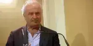 Πέθανε το ιστορικό στέλεχος του ΠΑΣΟΚ Μιχάλης Χαραλαμπίδης
