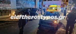 Σοβαρό τροχαίο δύο αυτοκινήτων στον Πειραιά με τραυματίες - Έφυγε ο ένας από τους οδηγούς