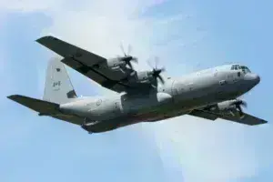 «Stolen Cerberus»: Στην Ελευσίνα το θηριώδες C-130J, αεροσκάφος [βίντεο]