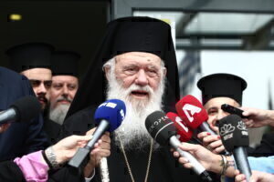 Αρχιεπίσκοπος Ιερώνυμος: Δεν κάνουμε ό,τι μας πει ο Βελόπουλος ή οποιοσδήποτε πολιτικός