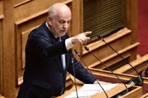 Βουλή: Υψηλοί τόνοι στη συζήτηση για το νέο δικαστικό χάρτη – Επίθεση Φλωρίδη σε ΠΑΣΟΚ