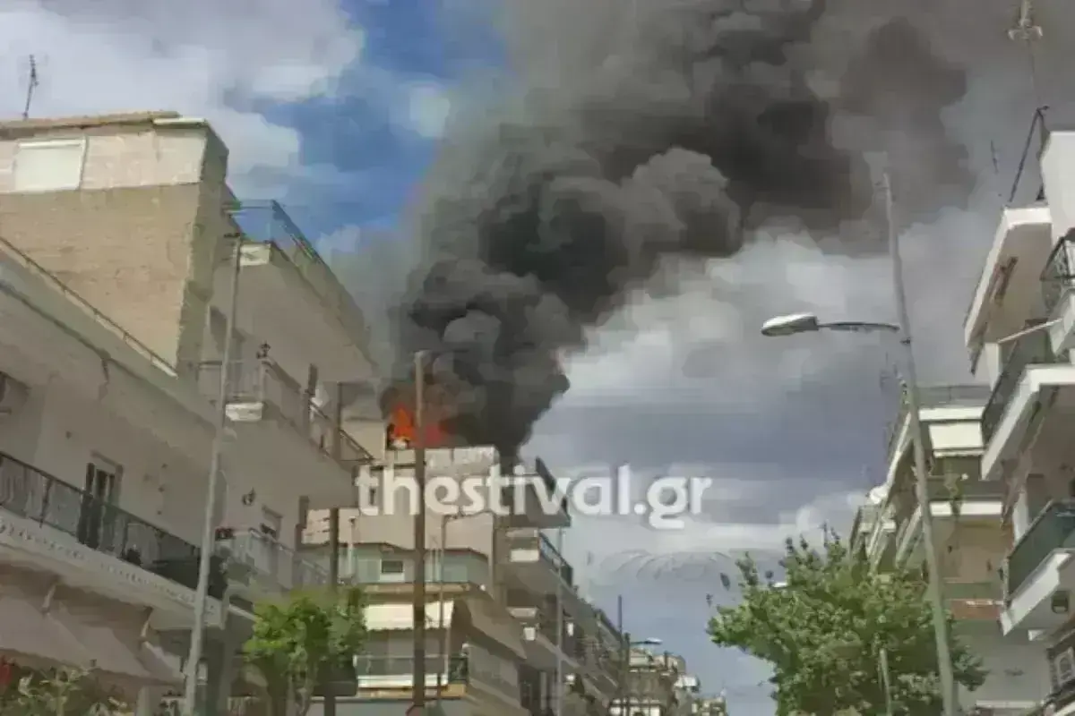Φωτιά τώρα στη Θεσσαλονίκη - Στις φλόγες διαμέρισμα τριώροφης πολυκατοικίας στην Ηλιούπολη - Ελεύθερος Τύπος