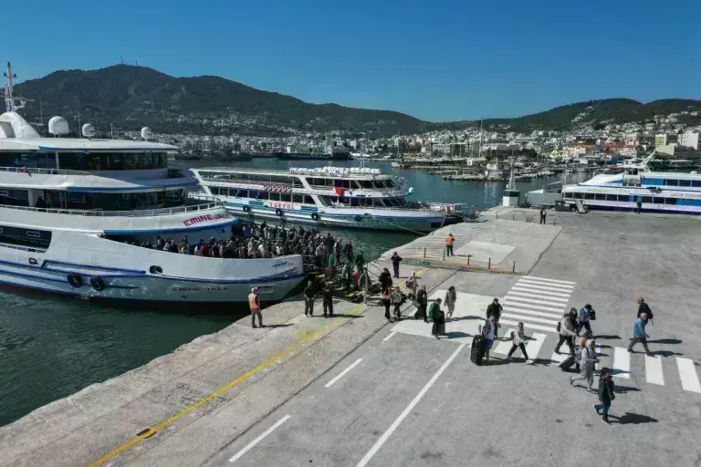 Λέσβος: «Βουλιάζει» το νησί για το τετραήμερο του Ραμαζανιού – Απόβαση από 6.000 Τούρκους με Visa Express