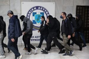 Χούλιγκαν ΑΕ: Αναμένονται τουλάχιστον δύο νέα εντάλματα σύλληψης για την εγκληματική οργάνωση