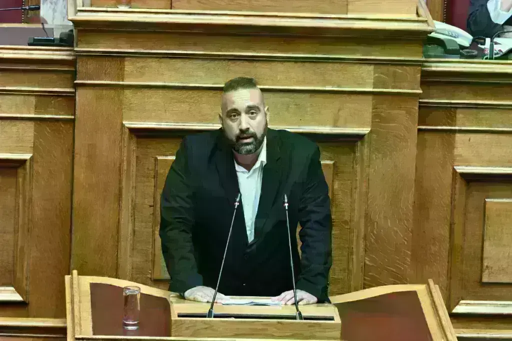 «Σπαρτιάτες»: Ανεξαρτητοποιήθηκε ο βουλευτής Γιώργος Μανούσος