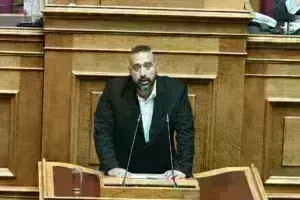 «Σπαρτιάτες»: Ανεξαρτητοποιήθηκε ο βουλευτής Γιώργος Μανούσος