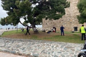 Τραγωδία στη Θεσσαλονίκη: Νεκρός ο άνδρας που έπεσε από τον Λευκό Πύργο - Δεν προκύπτει εγκληματική ενέργεια [βίντεο]