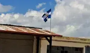 Σπερχειάδα: Άγνωστος ύψωσε τη σημαία της Χούντας [βίντεο]