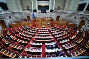 Στη Βουλή η δικογραφία για την τραγωδία στα Τέμπη