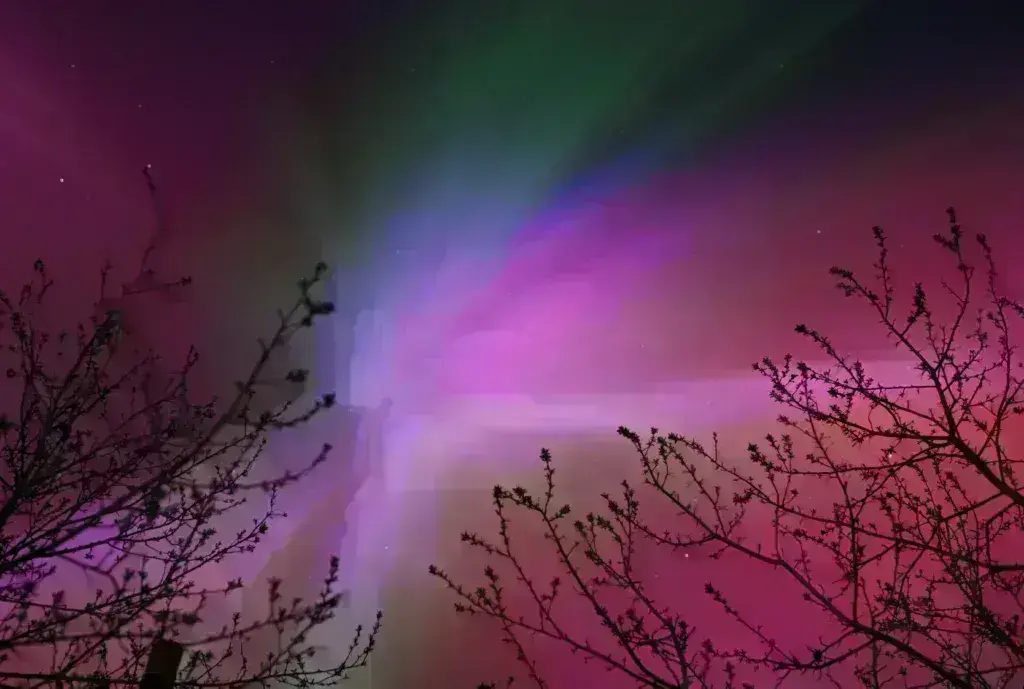 Γεωμαγνητική καταιγίδα: «Πίνακες ζωγραφικής» οι νυχτερινές εικόνες του ουρανού - Δείτε βίντεο
