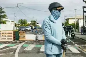 Νέα Καληδονία: Τρεις νεκροί από τις ταραχές μετά την ψηφοφορία στο Παρίσι