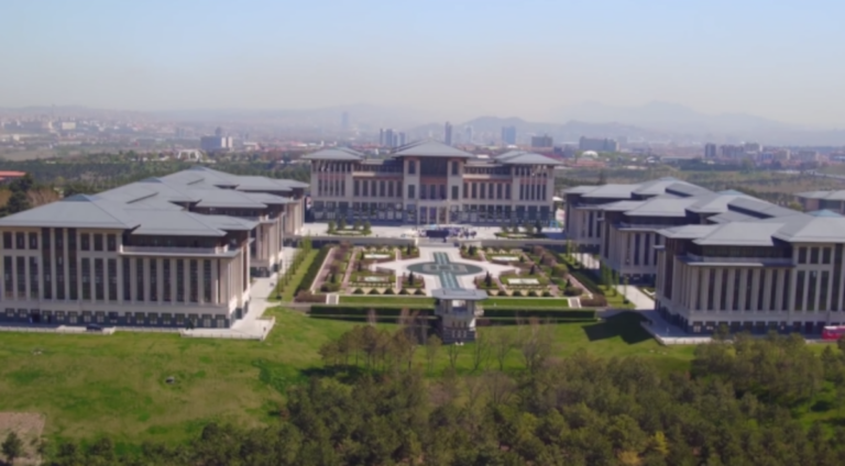 Αυτό είναι το... φαραωνικό «Λευκό παλάτι» του Ερντογάν - 300.000 τετραγωνικά μέτρα και 1.150 δωμάτια