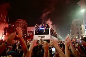 Ολονύχτιο γλέντι στον Λευκό Πύργο: Ο ΠΑΟΚ πανηγύρισε το 4ο πρωτάθλημα της ιστορίας του