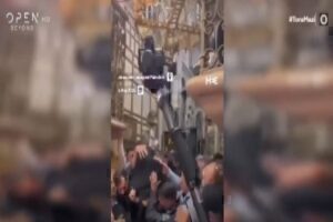 Ελεύθερος ο Έλληνας αστυνομικός που συνελήφθη κατά την τελετή του Αγίου Φωτός στα Ιεροσόλυμα [βίντεο]