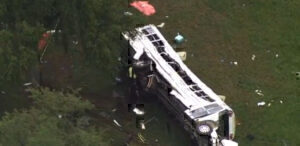 Τουλάχιστον οκτώ νεκροί σε τροχαίο με λεωφορείο στη Φλόριντα
