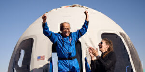 Blue Origin - Τζεφ Μπέζος: Έστειλαν στο Διάστημα τον γηραιότερο άνθρωπο