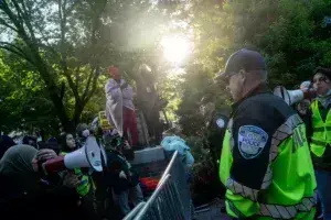 ΗΠΑ: Η αστυνομία τερμάτισε τη διαδήλωση υπέρ της Παλαιστίνης στην πανεπιστημιούπολη του George Washington University