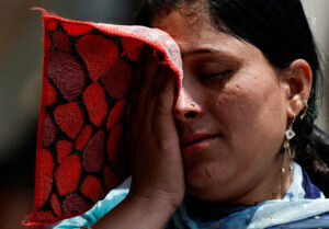 Ινδία: Δεκάδες άνθρωποι έχασαν τη ζωή τους από το κύμα καύσωνα