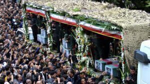 Ιράν: Πλήθος κόσμου στην Τεχεράνη ενόψει της κηδείας του Ραϊσί- Σε επιφυλακή οι Αρχές