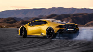 Οι Lamborghini εξελίσσονται και με την συνδρομή “άμπαλων” οδηγών