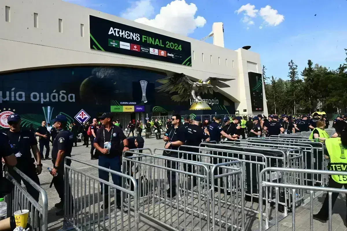 Τελικός Κόνφερενς Λιγκ: Αντίστροφη μέτρηση για το όνειρο - Αλαλούμ με τα 600 μπλε εισιτήρια – Πόσοι φίλαθλοι του Ολυμπιακού θα μπουν στην Opap Arena [βίντεο]