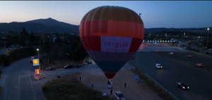 Το αερόστατο της ΕΡΤ εύχεται «Καλό Πάσχα» -Πού θα το δείτε; [βίντεο]