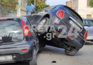 Κρήτη: Αυτοκίνητο «καβάλησε» ένα σταθμευμένο ΙΧ στα Χανιά