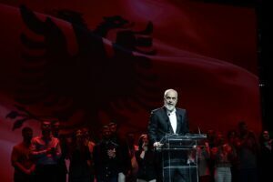 Έντι Ράμα στο Γαλάτσι: Παραλήρημα ασέβειας προς την Ελλάδα και την ιστορία της από τον Αλβανό πρωθυπουργό – Ο Μπελέρης, η Μπουμπουλίνα και οι Τσάμηδες