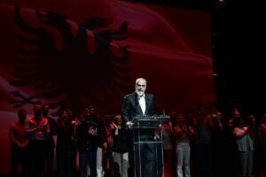 Χυδαίο ρεσιτάλ «εθνικιστικότητας» από τον Ράμα στο Γαλάτσι – «Η Λασκαρίνα Μπουμπουλίνα ήταν Αλβανίδα» [βίντεο]