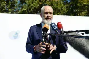 Έντι Ράμα: «Αστακός» η Αθήνα για τον Αλβανό Πρωθυπουργό – Με την προσωπική του φρουρά στο Γαλάτσι