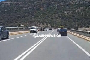 Τραγωδία στο Ηράκλειο: Γυναίκα σταμάτησε σε γέφυρα με την παρέα της να βγάλει φωτογραφίες και έπεσε στο κενό