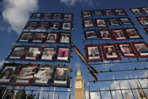 Βρετανία: Η κυβέρνηση ανακοινώνει πακέτο αποζημιώσεων στα θύματα του σκανδάλου του μολυσμένου αίματος