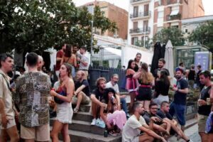 Ισπανία: Αλλάζουν όλα στη Βαρκελώνη - Τέλος τα Αirbnb και οι ενοικιάσεις διαμερισμάτων σε τουρίστες