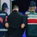 Τουρκία: Γιος ακροδεξιού πολιτικού κατηγορείται για διακίνηση μεταναστών – Με ελληνική σημαία το ταχύπλοο, συνελήφθησαν 4 Τούρκοι και 2 Έλληνες [βίντεο]