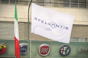 Η Stellantis δηλώνει έτοιμη να ανταγωνιστεί τους κινέζους
