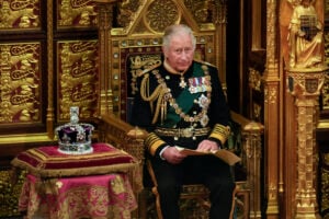 Βασιλιάς Κάρολος: Αυτή είναι αύξηση μισθού- Έγινε πλουσιότερος κατά 45 εκατομμύρια λίρες