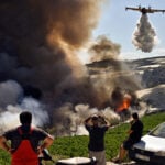 Φωτιά στην Κορινθία: Ανεξέλεγκτο το πύρινο μέτωπο – Εστάλη μήνυμα από το 112