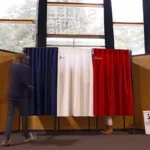 Εκλογές στη Γαλλία: Στο κόκκινο η αγωνία για την επόμενη ημέρα - Κανένα κόμμα δεν φαίνεται να κερδίζει την απόλυτη πλειοψηφία των εδρών